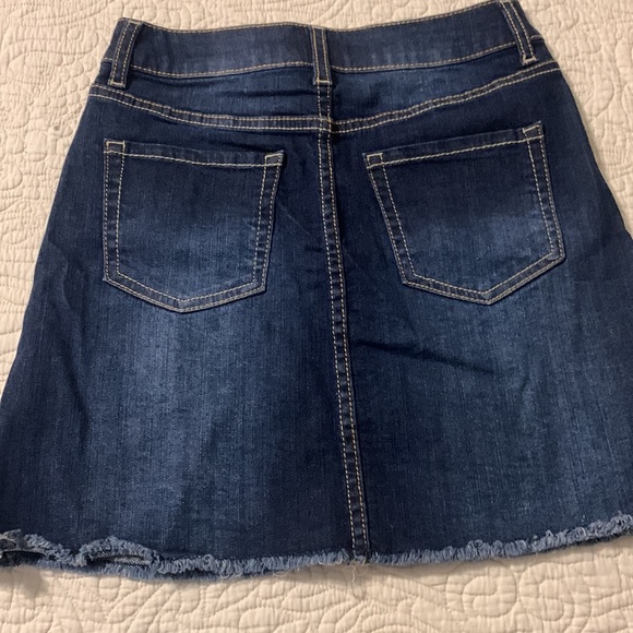 Womens No Boundaries Skirt. Never worn. Size 1. - Picture 3 of 3